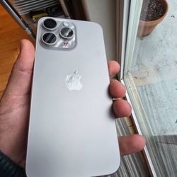iPhone 15 Pro Max