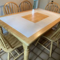 Wood/tile Dining Or Kitchen Room Table Like New Condition 