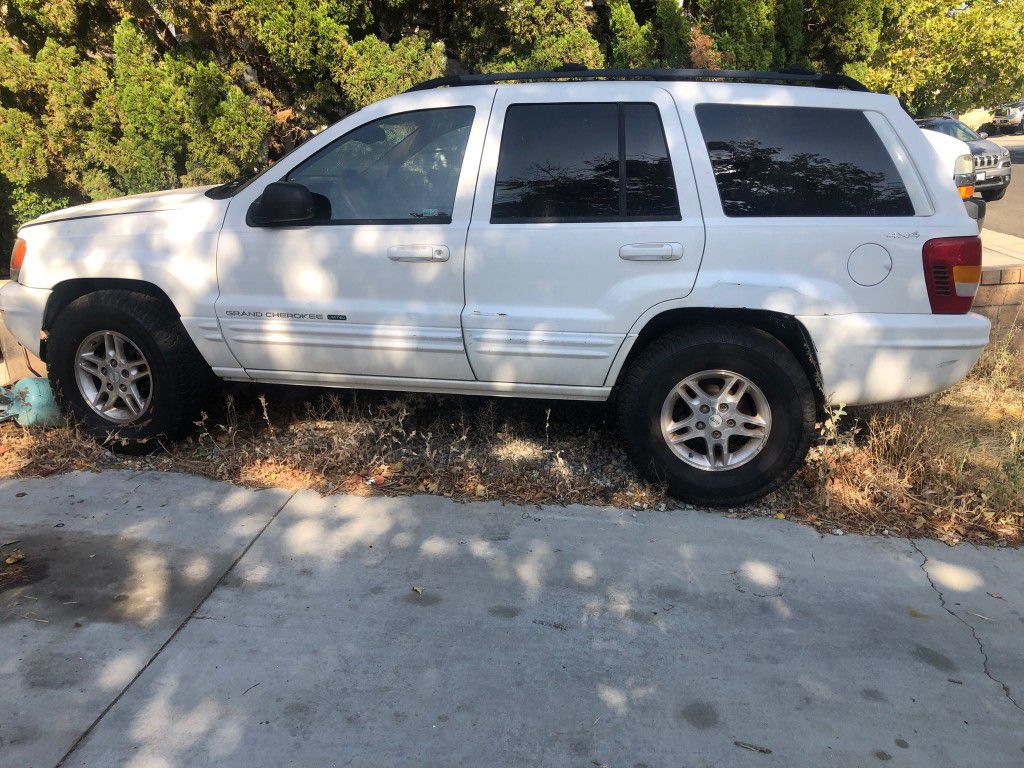 Jeep Cherokee parts only