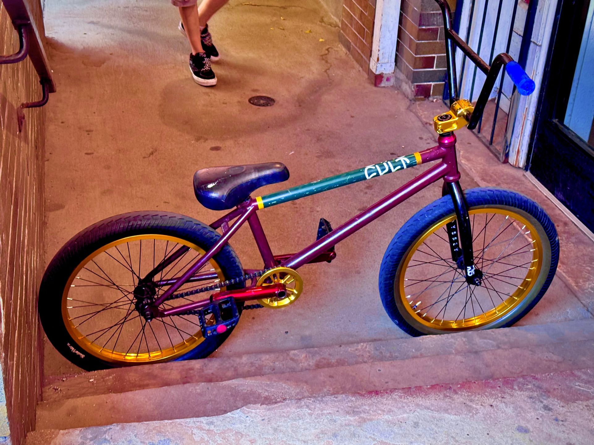 Cult bmx Frame With Shadow Conspiracy Crank Tred And Chain