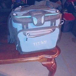 Titan By Arctic Zone Zipperless Cooler Bag 
