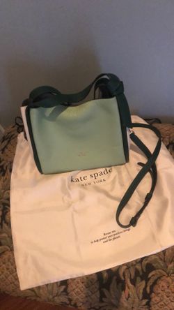 Kate Spade Multicolor https://offerup.com/redirect/?o=QmFnLk5ldw==