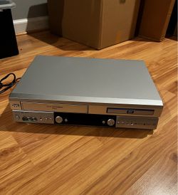 JVC Silver VHS/DVD Combo Player
