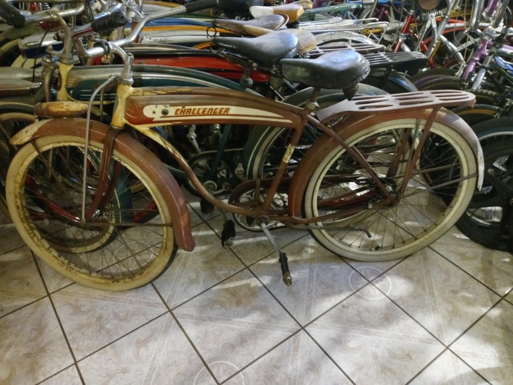 1940s Schwinn challenger Bicycle