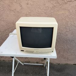 Vintage PANASONIC TV 10” TELEVISION Work well 