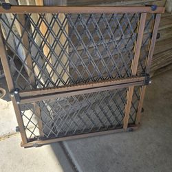 Evenflo Position And Lock Baby And Pet Pressure Mount Gate