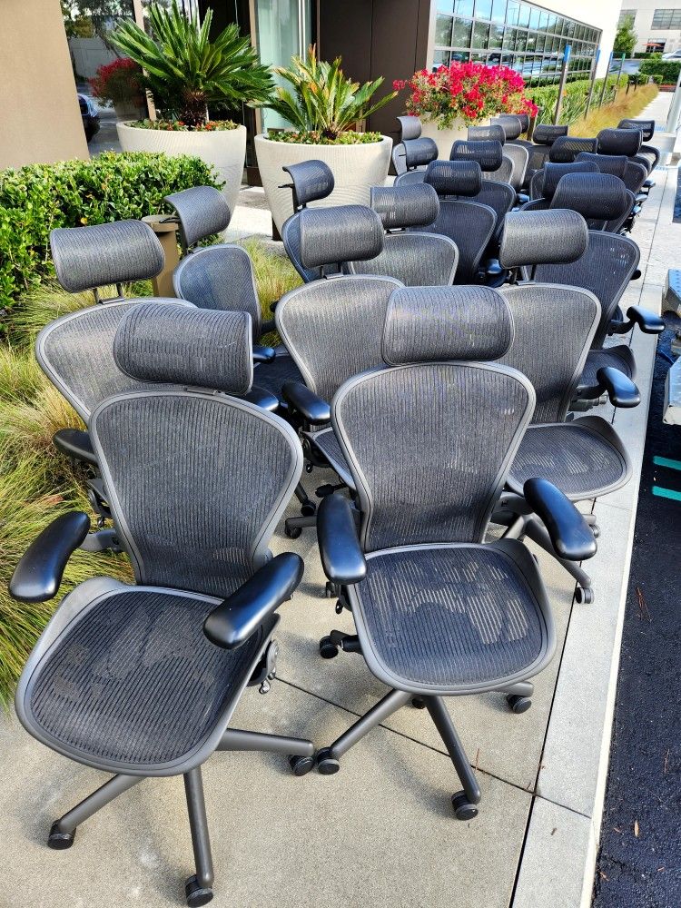 🔥LIKE NEW!🔥HERMAN MILLER AERON CHAIRS ADJUSTABLE ARMS POSTURE-FIT/LUMBAR SEAT ANGLE REAR TILT LOCK TILT TENSION ADJUSTMENTS