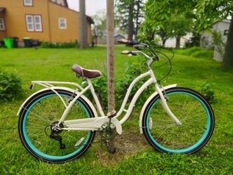 Schwinn Fairhaven  7-Speed Cruiser Bike
