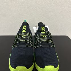 Brand New In Box Kids Adidas Shoes Size 5