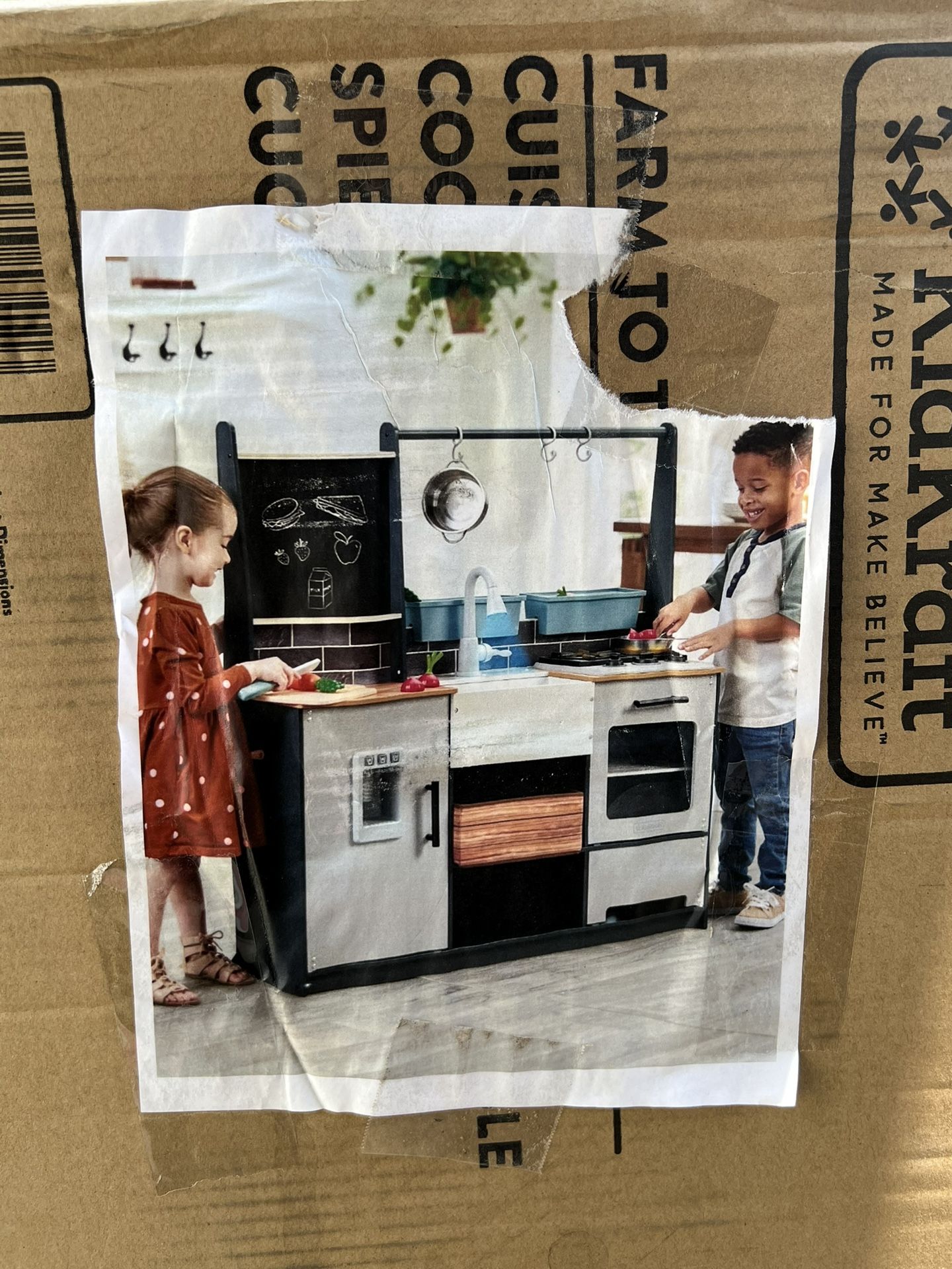 NEW BOX……KidKraft Wooden Farm to Table Play Kitchen with EZ Kraft Assembly™, Lights & Sounds, Ice Maker and 17 Accessories