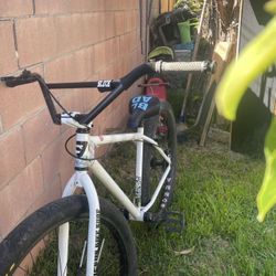 Bomma Bike