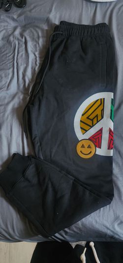 Black pyramid Sweatpants Size medium/ bit oversized