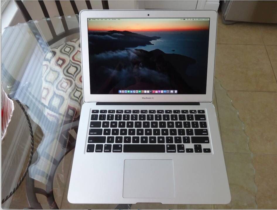 MacBook Air 13-inch 4 GHz Dual-Core Intel Core i5 4 GB 128GB