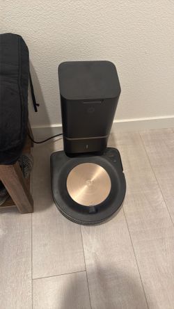 iRobot Roomba s9+ Robot Vacuum with Self-Emptying Base