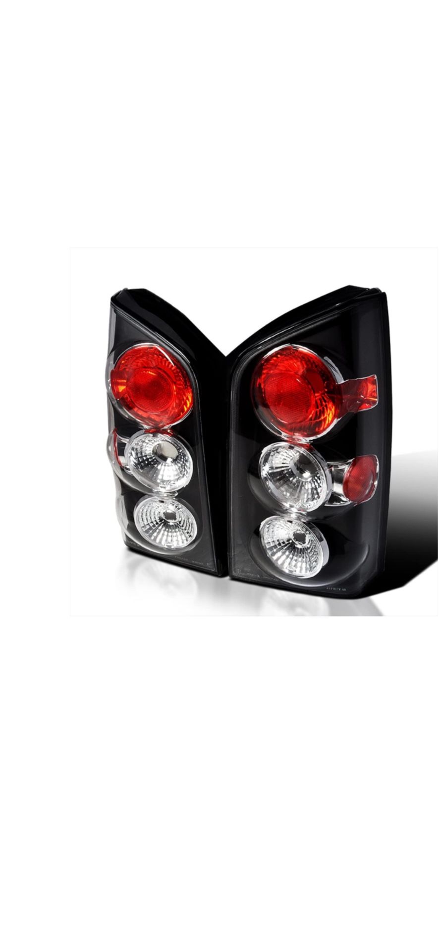 Vendo Este Par De Luces Trasera Para Nissan Pathfinder Del 2005 Asta El 2012