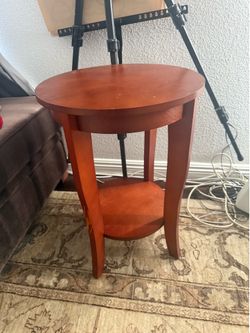 Solid Wood Round End Table / Side Table – Cherry Finish