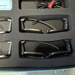 3D Glasses (4 Pairs) With Case