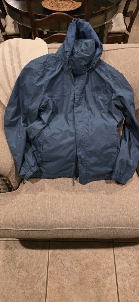 MEN'S REI BLUE RAIN JACKET IN EXCELLENT CONDITION SIZE LARGE
