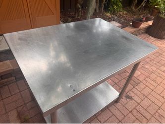 Stainless steel restaurant prep table