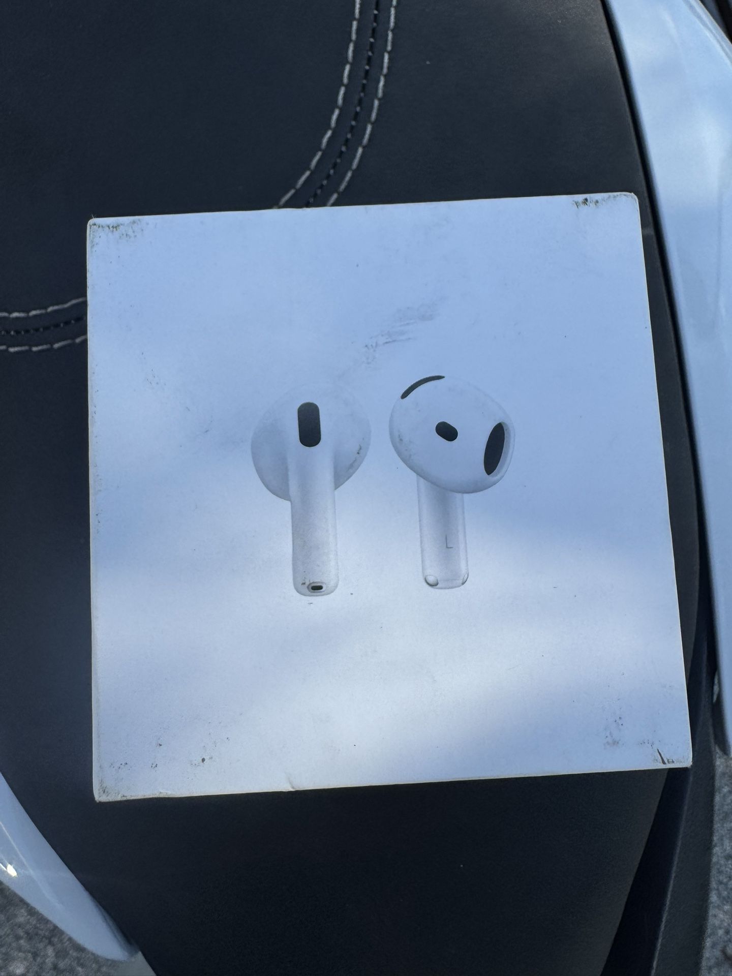 Series 4 Apple AirPods Series 4