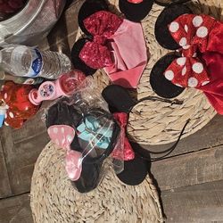 Minnie Mouse Headbands And Party Decor