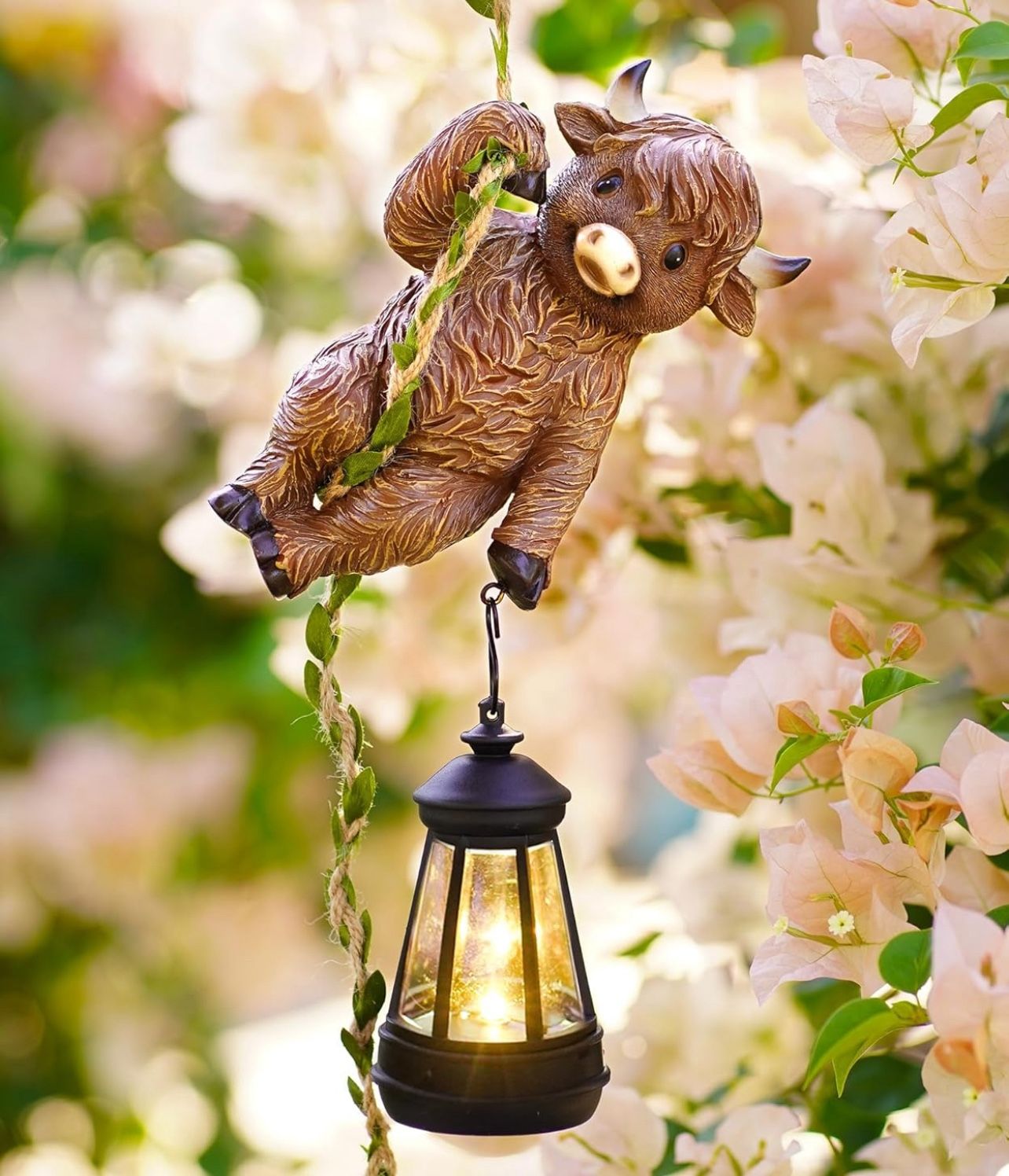 Solar Highland Cow Garden Statue：Outdoor Hanging Climbing Ornament with Lantern for Yard Art Lawn Balcony Patio Porch Decor- Birthday Gifts for Mom Wo