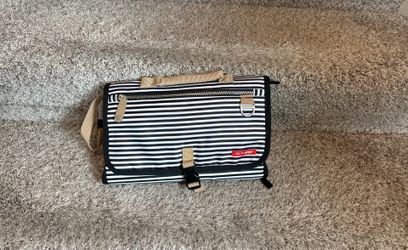 Skip Hop Pronto Baby Changing Station & Diaper Clutch