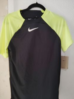 Nike Womens Dri-Fit Academy Pro Short Sleeve Top K (US, Alpha, Small