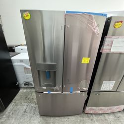 GE NEW FRENCH DOOR REFRIGERATOR WITH ICE / WATER DISPENSER