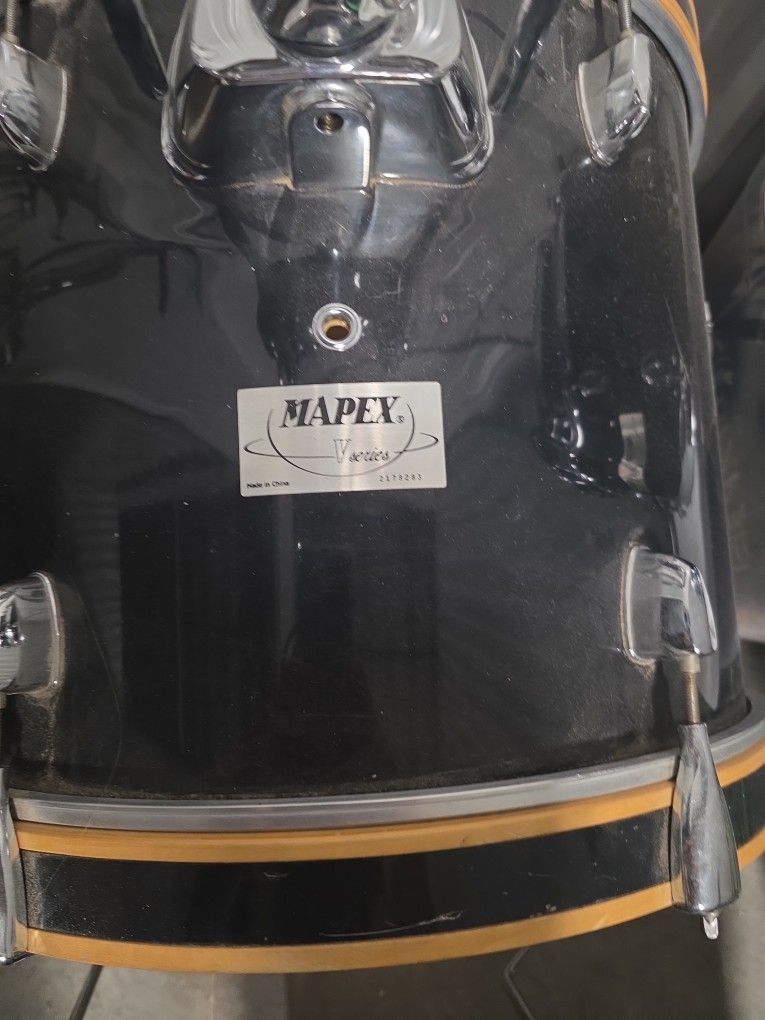 Mapex Drumset, V Series, Black And White, 3/4 Size