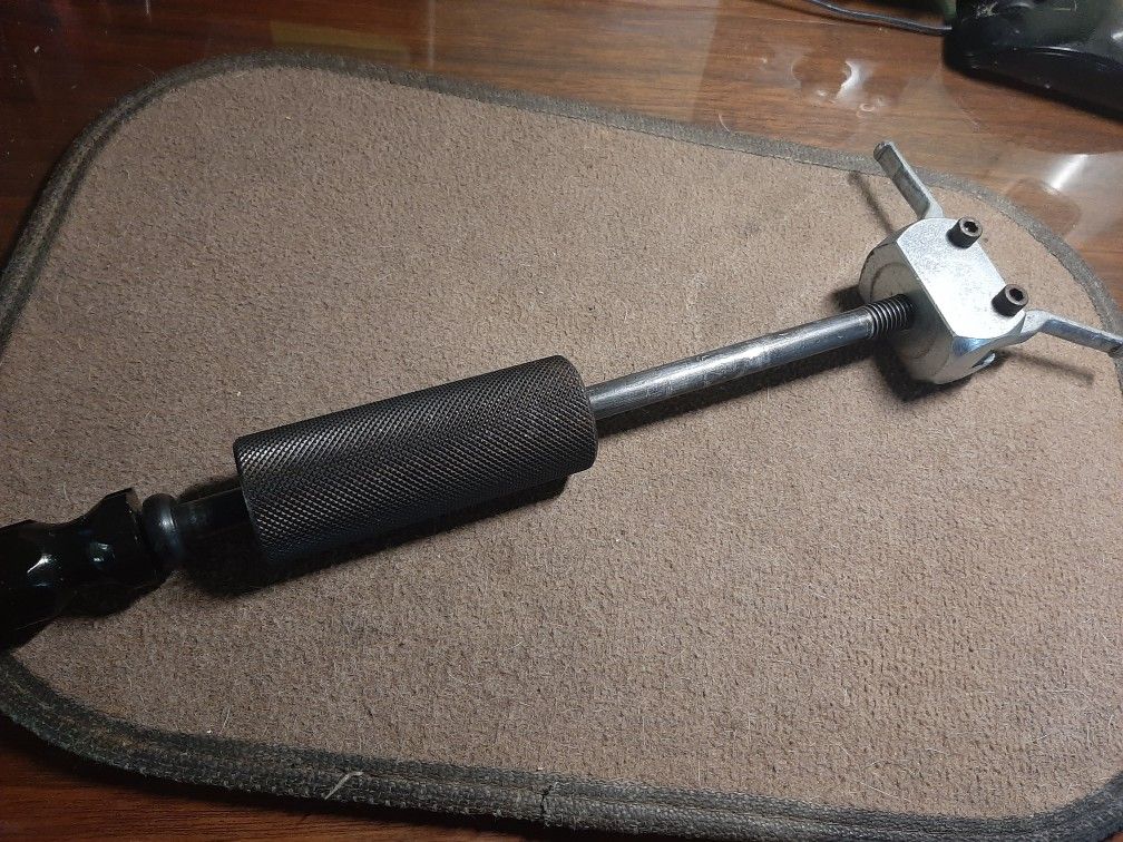 Engine Pilot Bearing Puller