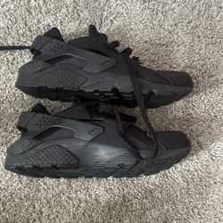 Boys Nikes 