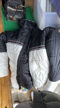 Nike Therma-Fit Puffer Jacket Black/White Size L