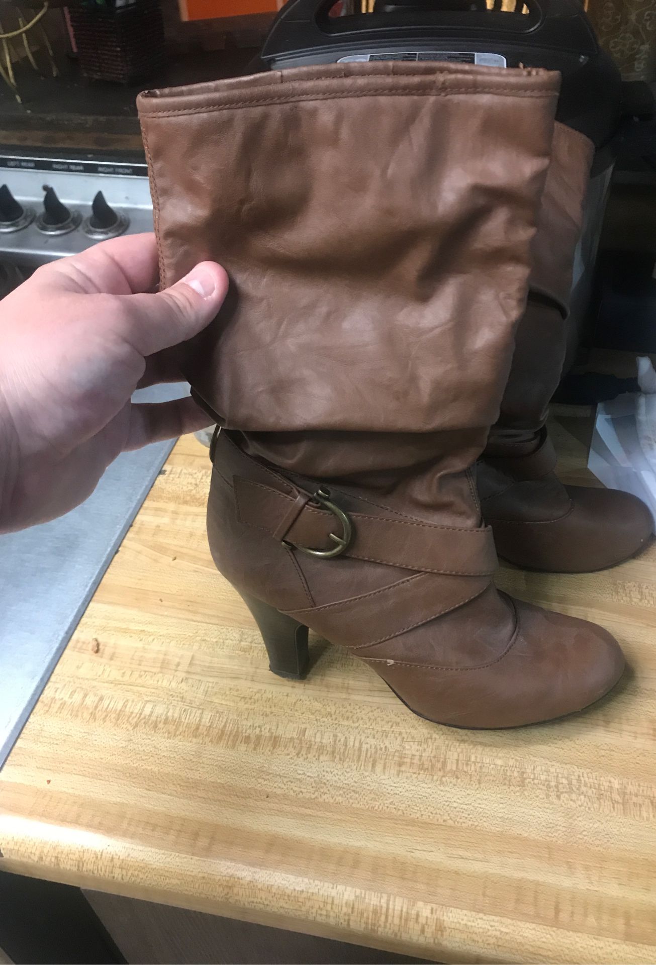 Woman’s boots size 7 1/2