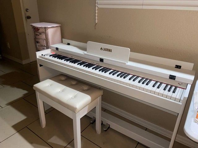Full 88 Key digital piano - Lagrima
