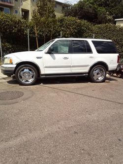 2000 Ford expedition/white
