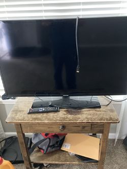 SAMSUNG  SMART TV In Oregon city OR Works good
