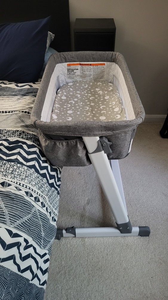 Simmons Kids By The Bed City Sleeper Bassinet