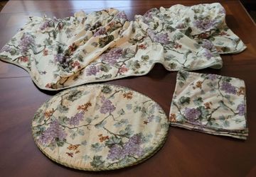 Waverly Grape Vine Curtains, Placemats and Napkins