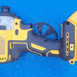 Dewalt 20 Volt Drill Driver Impact Screw Gun