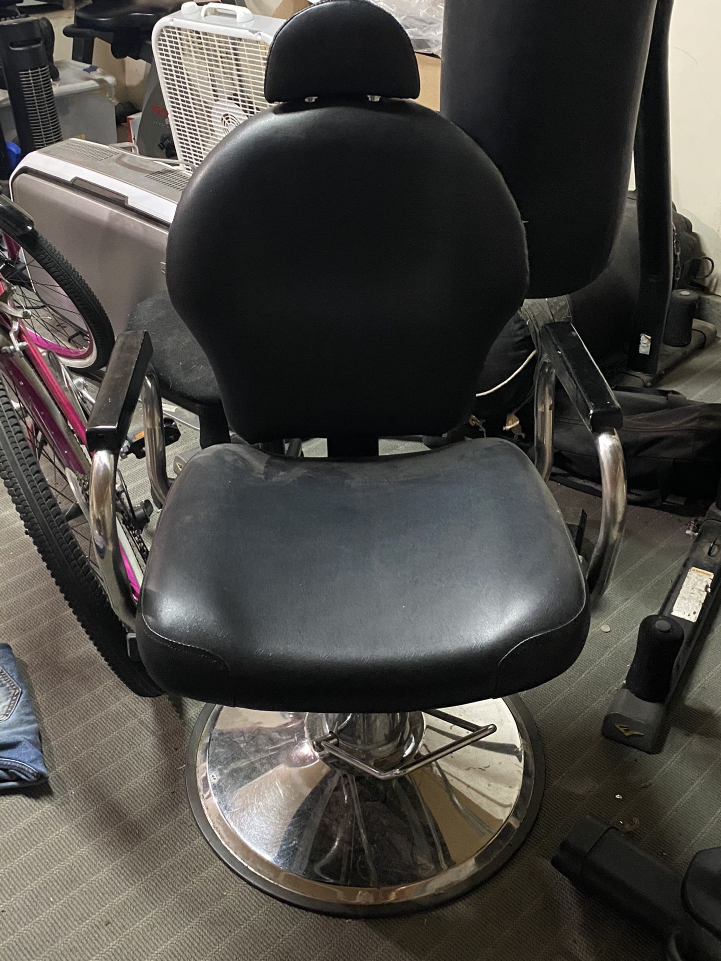 Salon chair