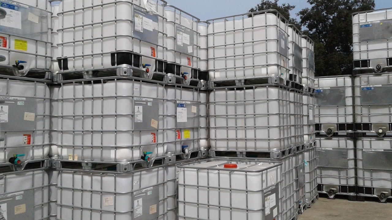 IBC 330 Gallon Holding Tanks ๐ฆ 275 Gallons Metal Caged ๐ Delivery Service Available