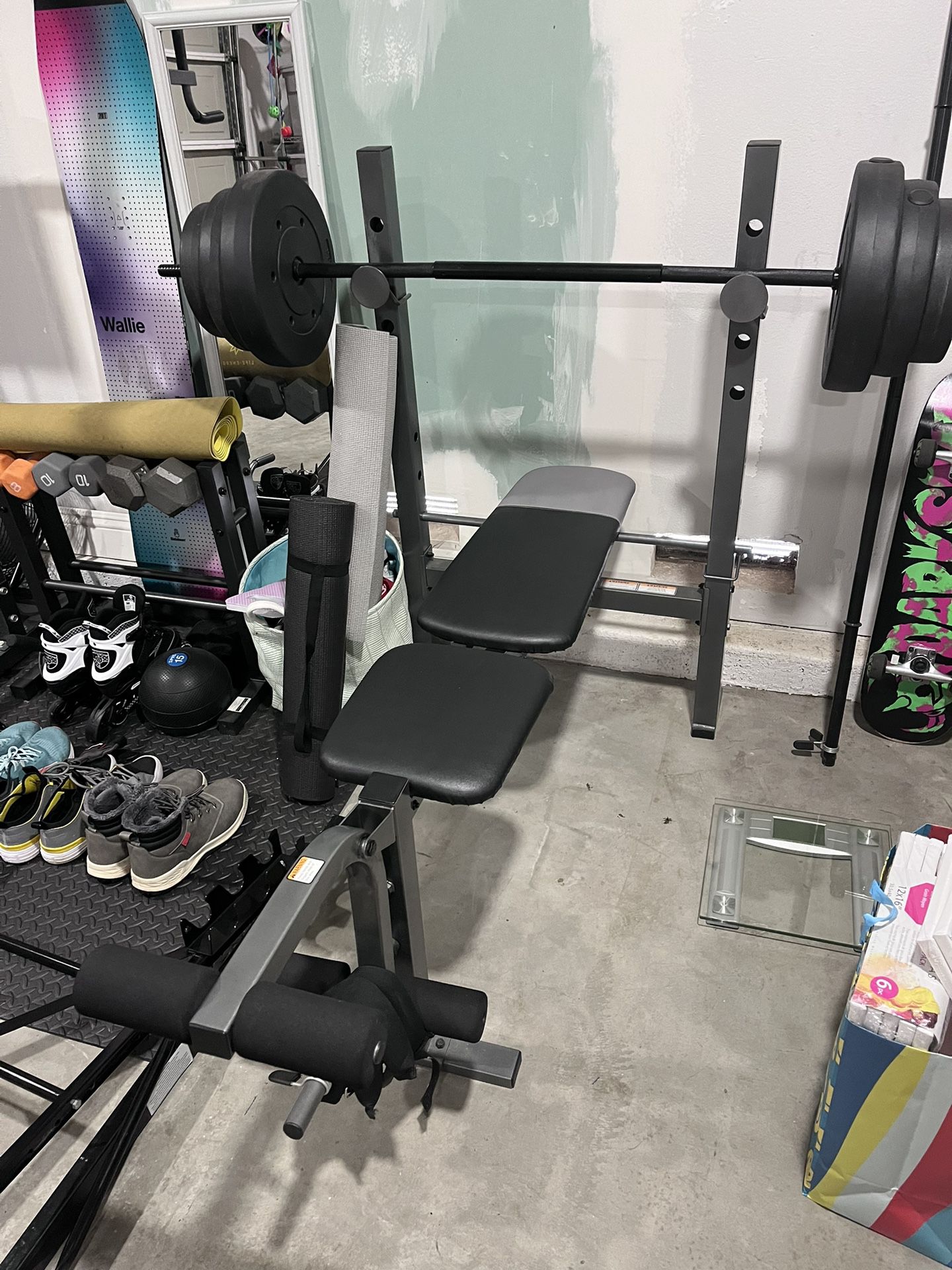 Bench/Rack Combo With Leg Press And Barbell