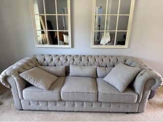 Chesterfield Couch - Cloth - Gray