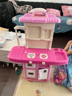 Kids Play Kitchen Playset with Light Sound Spray for Girls, Toy Kitchen Sets Pretend Play Food Toy with Chair for Girls Kids Ages 3-8