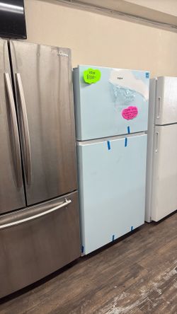 Refrigerator Stove. Washer And Dryer