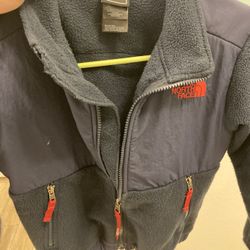 North face boys jacket size xs size 6.
