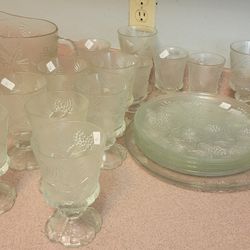 Tiara Indiana Glass Ponderosa Pine Cone Tree Footed Goblet Glass $10 ea
Small goblet $4 ea
Bowls $14,$18,25 , Plates $15 ea & Pitcher $25.
Harlingen n