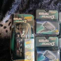 Mach 3 razor handle with 22 razor blades