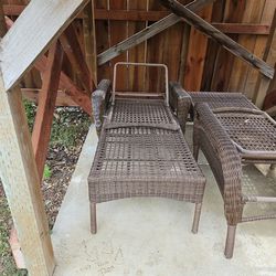 2 Outdoor  Wicker Lounge Chairs 